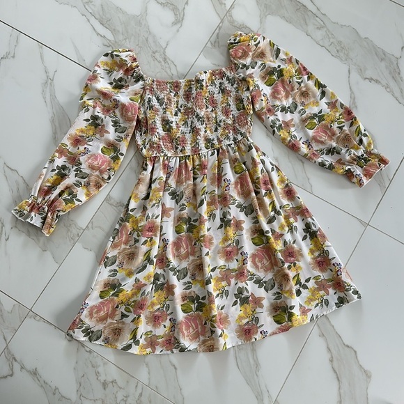 Floral smocked dress on or off shoulder NEW Size Small S Boho Chic Bohemian - Picture 2 of 8